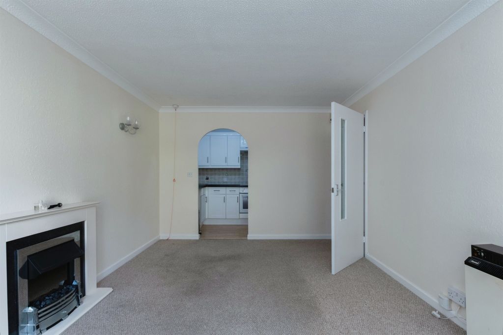 Property photo 3 of 16