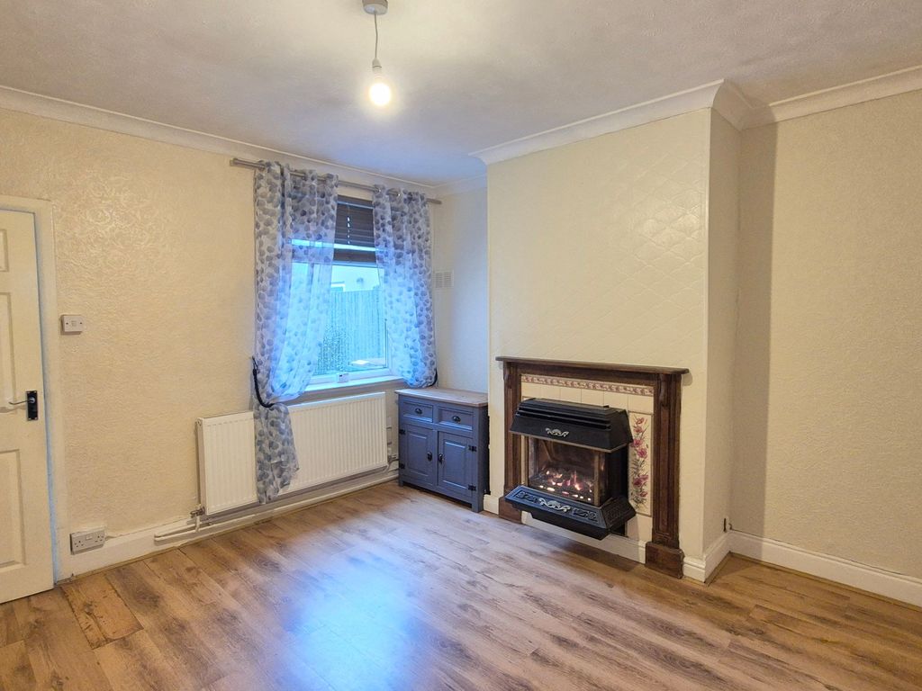 Property photo 3 of 14 Dining Room