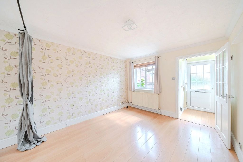 Property photo 3 of 17 Photo
