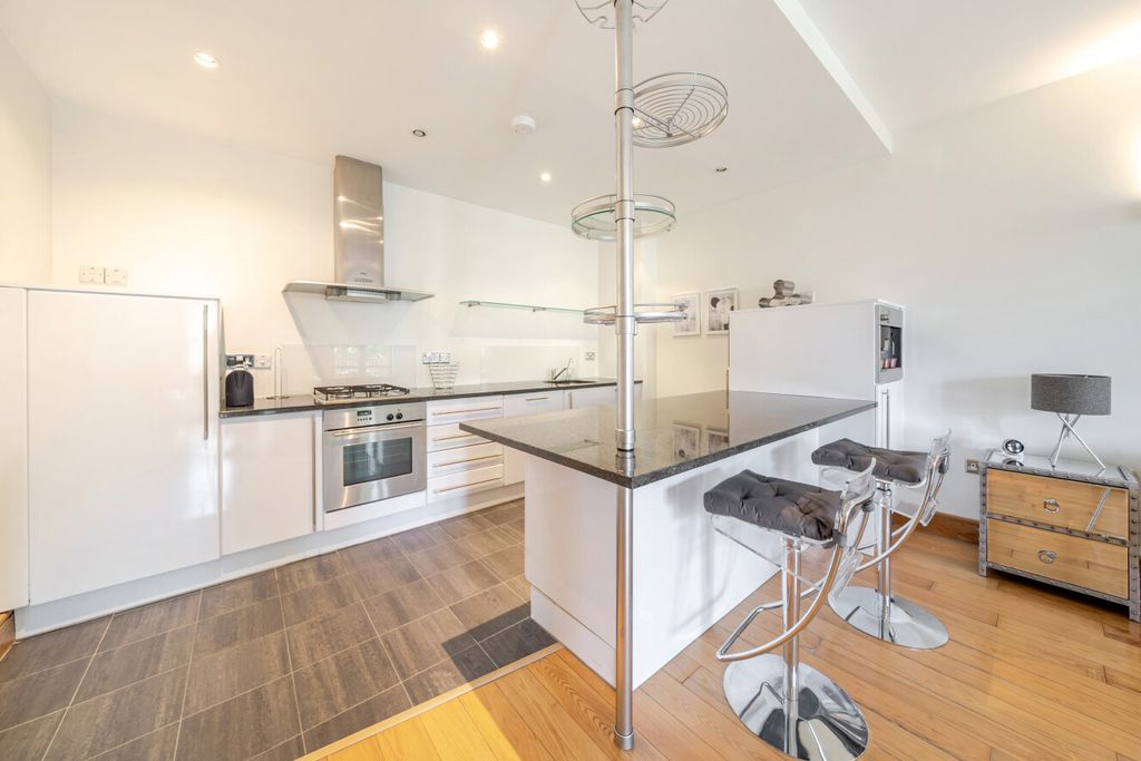 Property photo 3 of 22 1525889-18-1A0Cde...