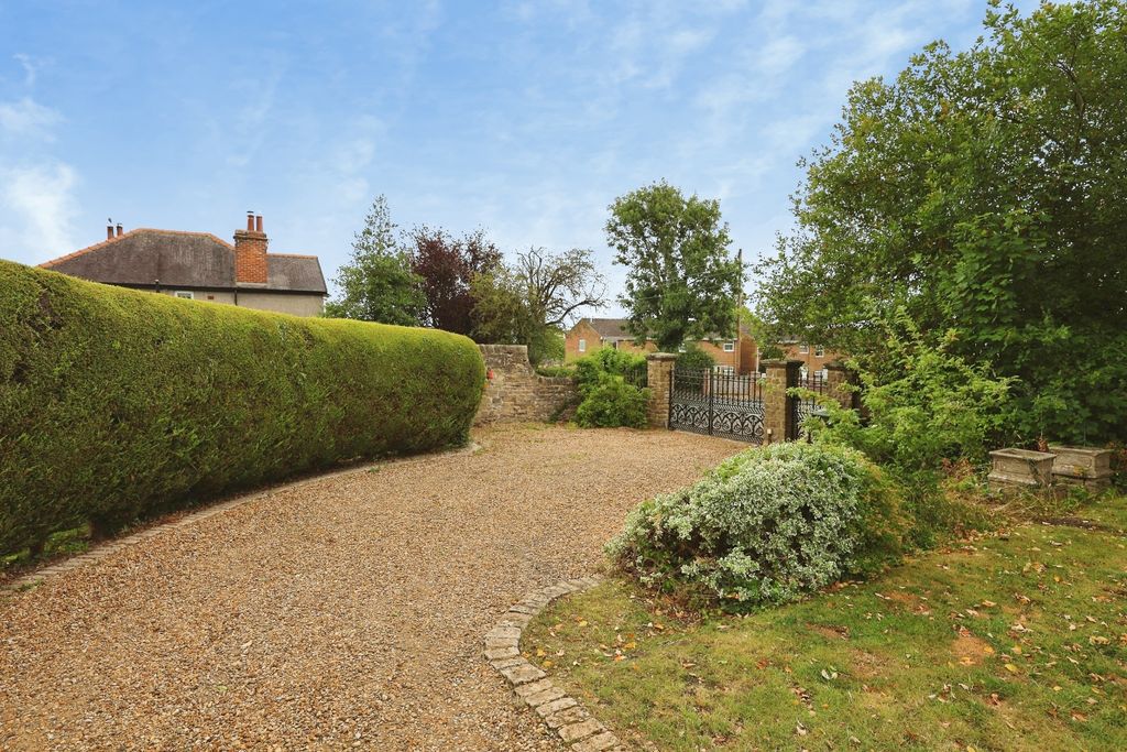 Property photo 2 of 26 Pbox-Img.Jpg