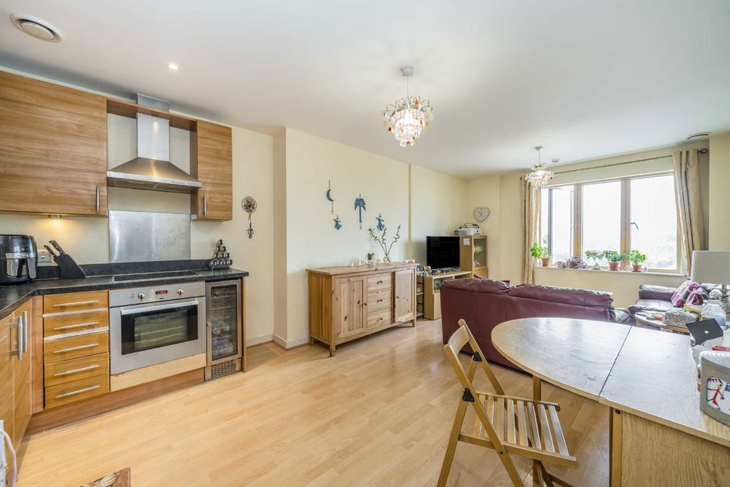 Property photo 2 of 5