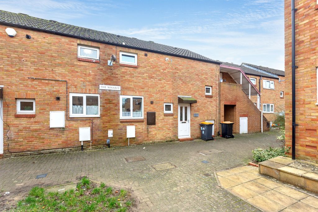 Property photo 1 of 17 7 The Wharfe, Bedford, Bedfordshire, Mk41 7Xp