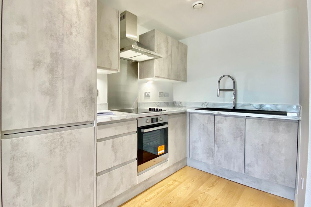 Property photo 3 of 8 Photo 10