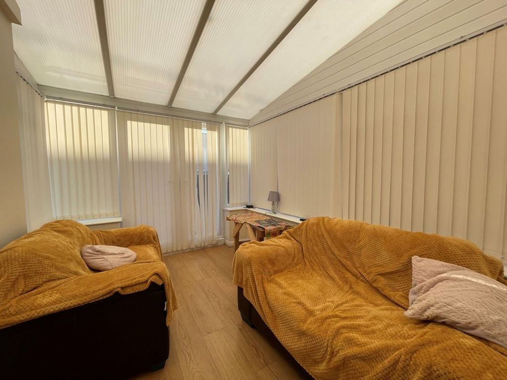 Property photo 3 of 5 Communal Lounge