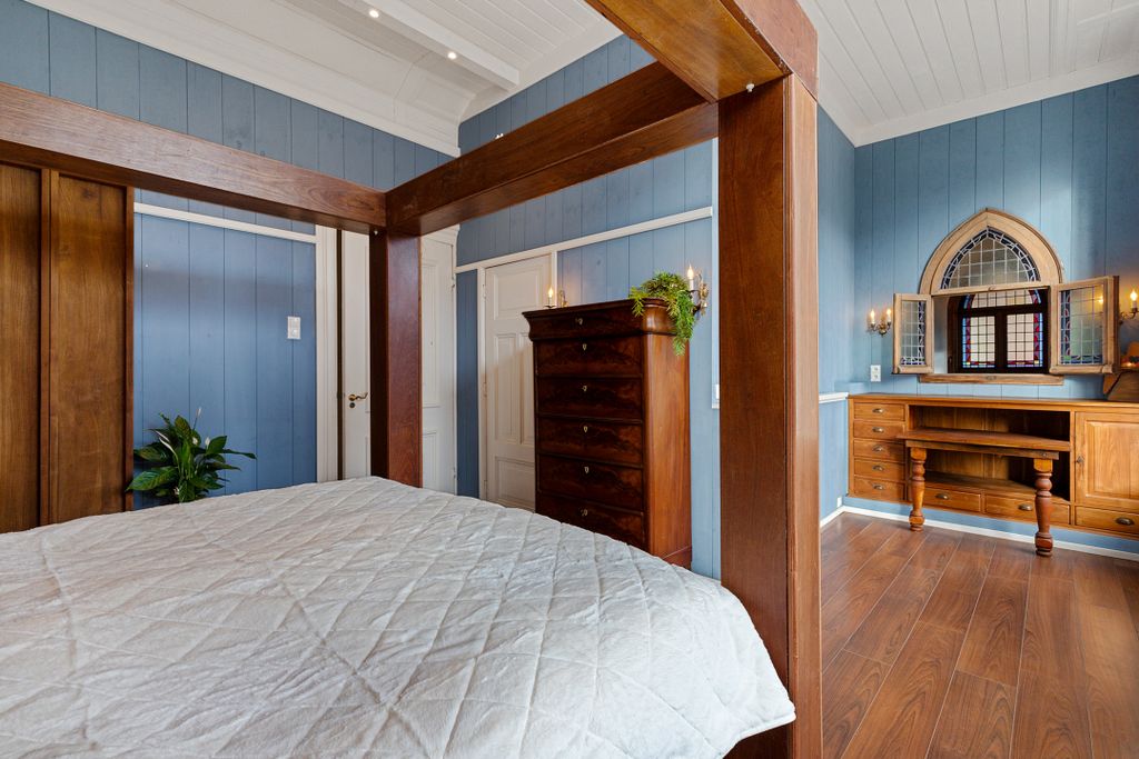 Property photo 3 of 56