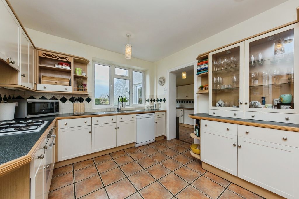 Property photo 2 of 20 Pbox-Img.Jpg