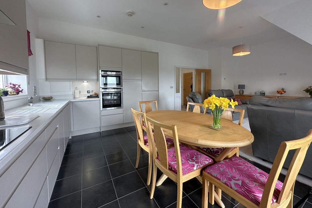 Additional image 5 of 3 bed flat for saleHawksdown Road, Walmer CT14