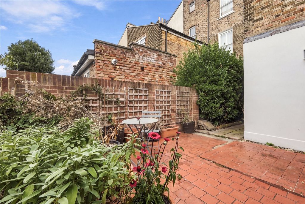 Property photo 2 of 11 Picture No. 10