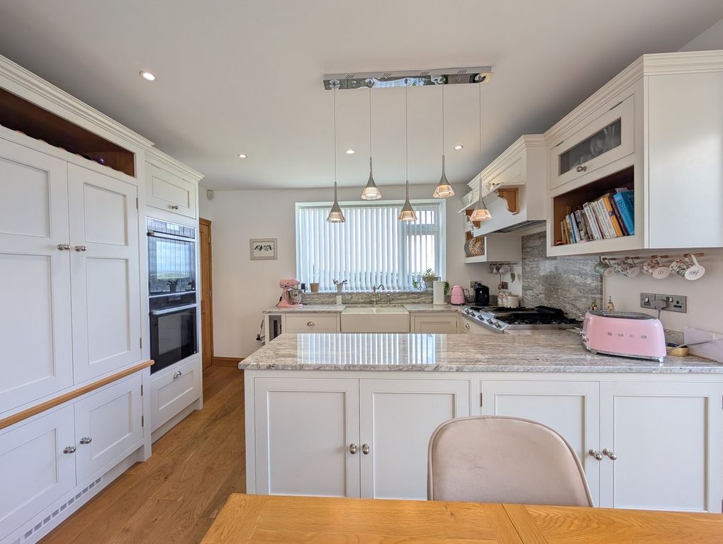 Property photo 2 of 38