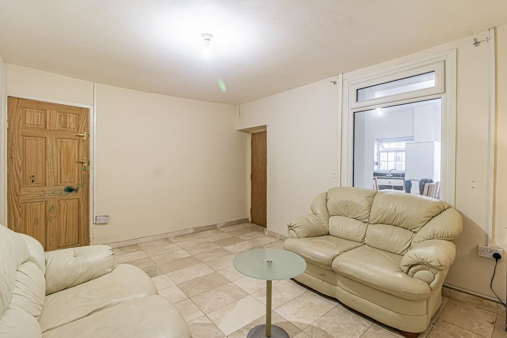 Property photo 3 of 22