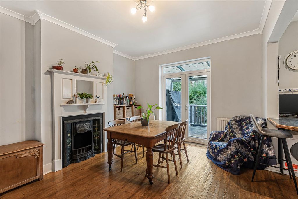 Property photo 3 of 17 17_95638.Jpg