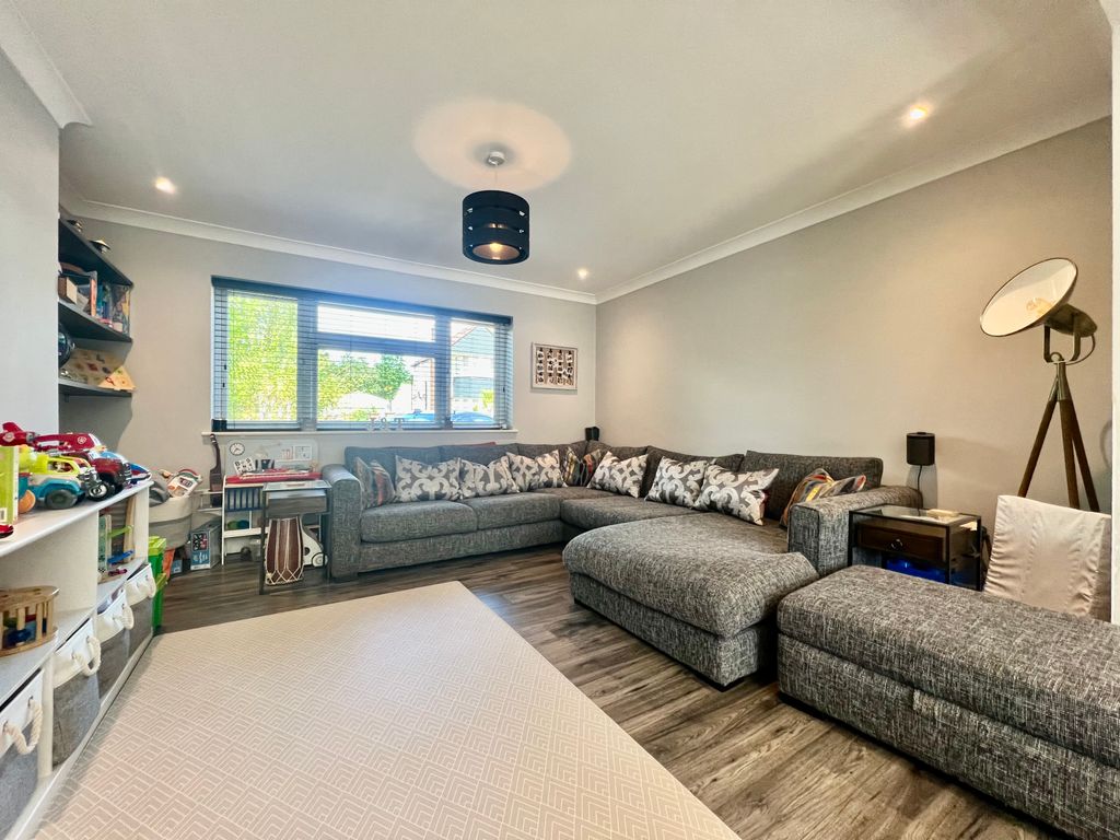 Property photo 2 of 13 Img_6400