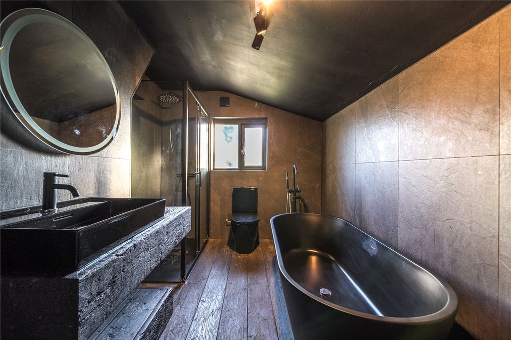 Property photo 3 of 20 Picture No. 12