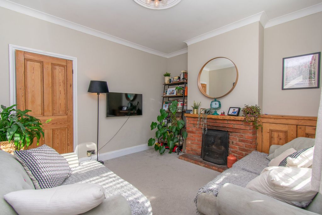Property photo 2 of 16