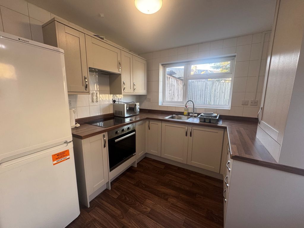 Property photo 2 of 8 1