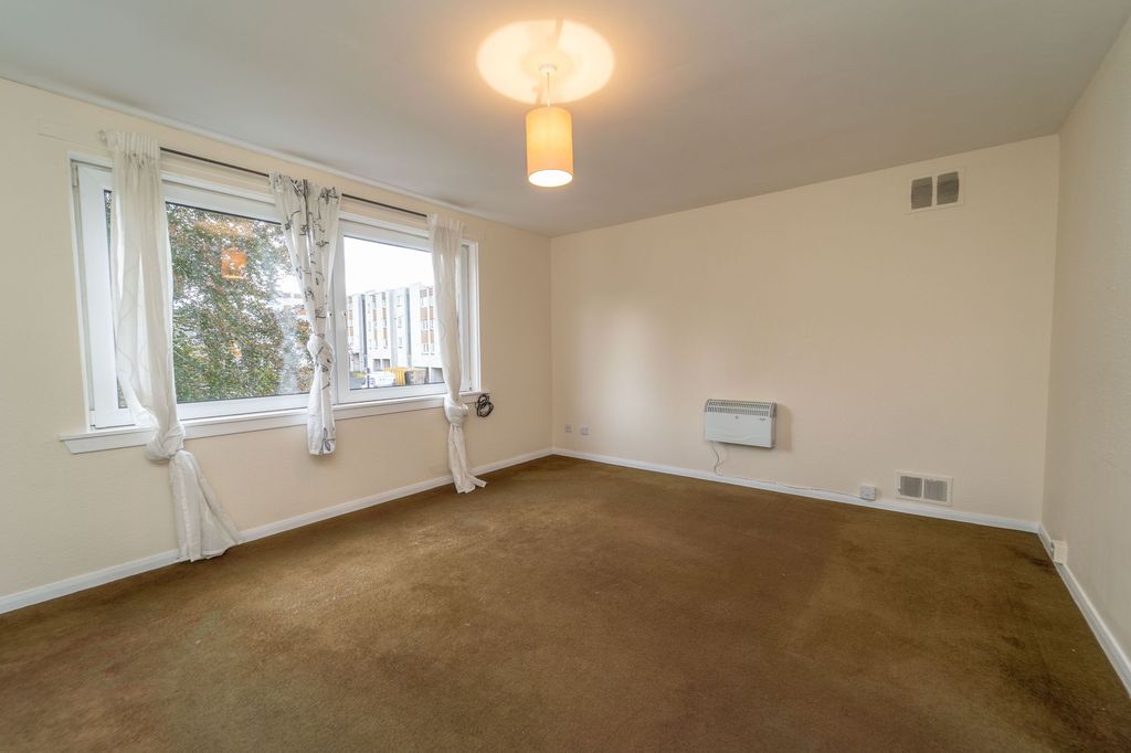 Property photo 2 of 14 Lounge
