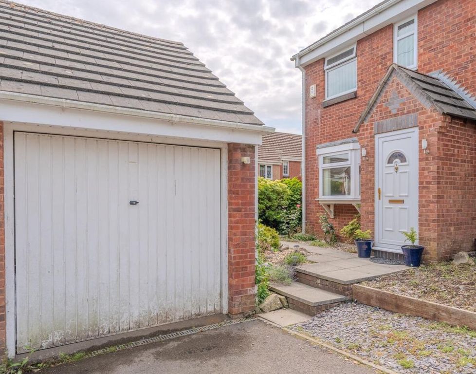 Property photo 2 of 21 Pant Gwyn Close.Jpg