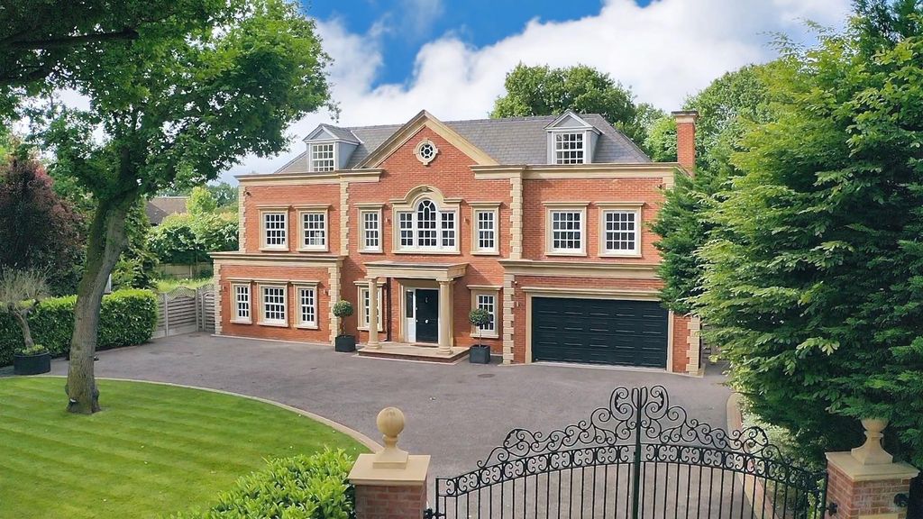 Property photo 1 of 26 79D91E04-8286-4CE3-9C8B-27A3739Bcc6E.Jpg