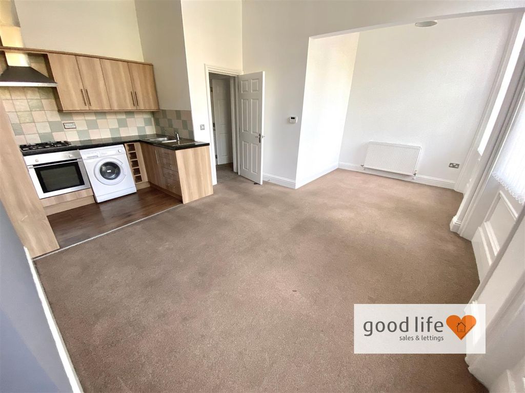 Property photo 2 of 21 20251029_115704784_Ios3Ethornhillpark.Jpg