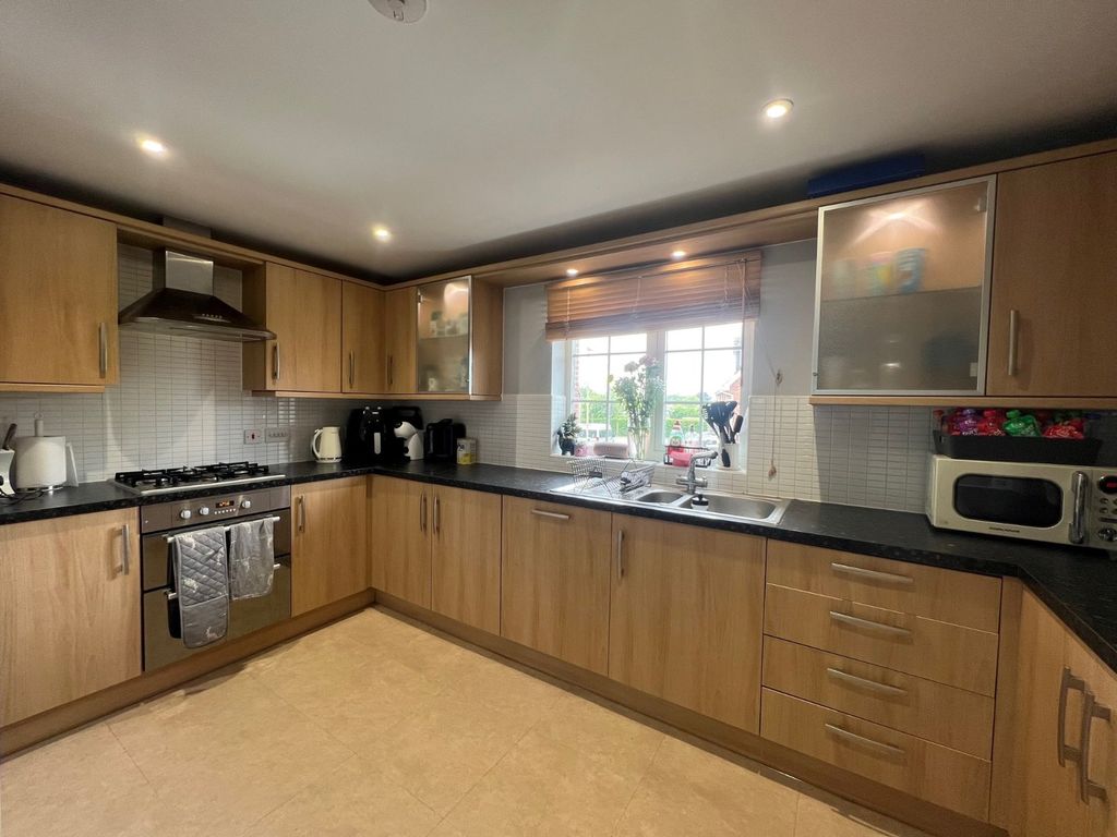 Property photo 2 of 10 Picture No. 03