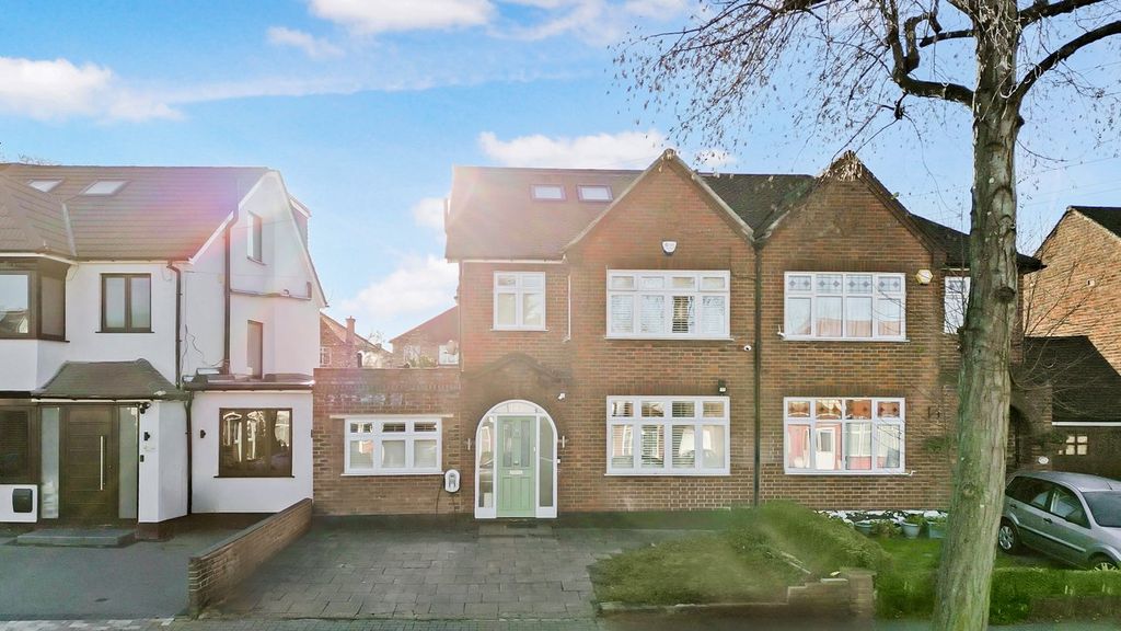 Property photo 1 of 28