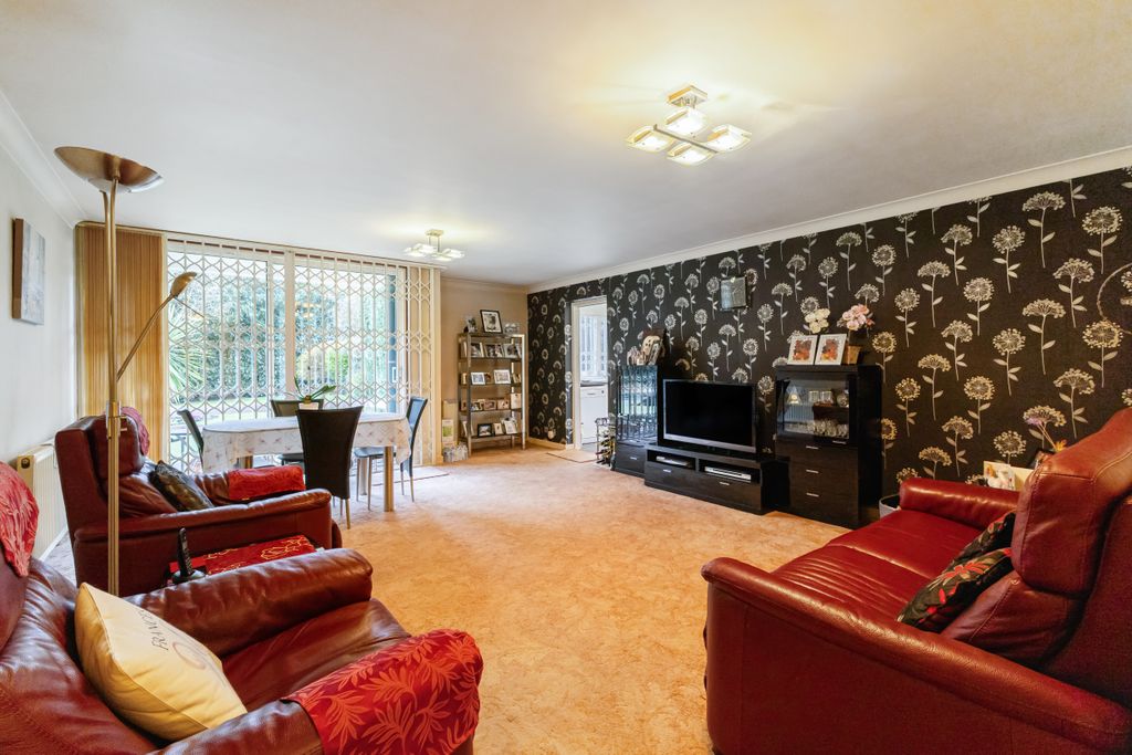 Property photo 2 of 19