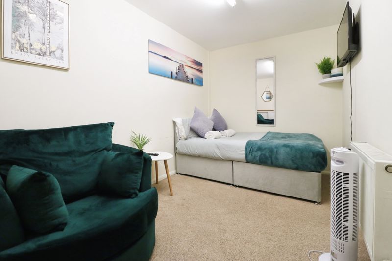 Property photo 3 of 21 Photo 9