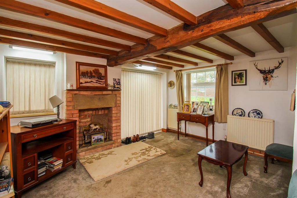 Property photo 3 of 9 Dining Room