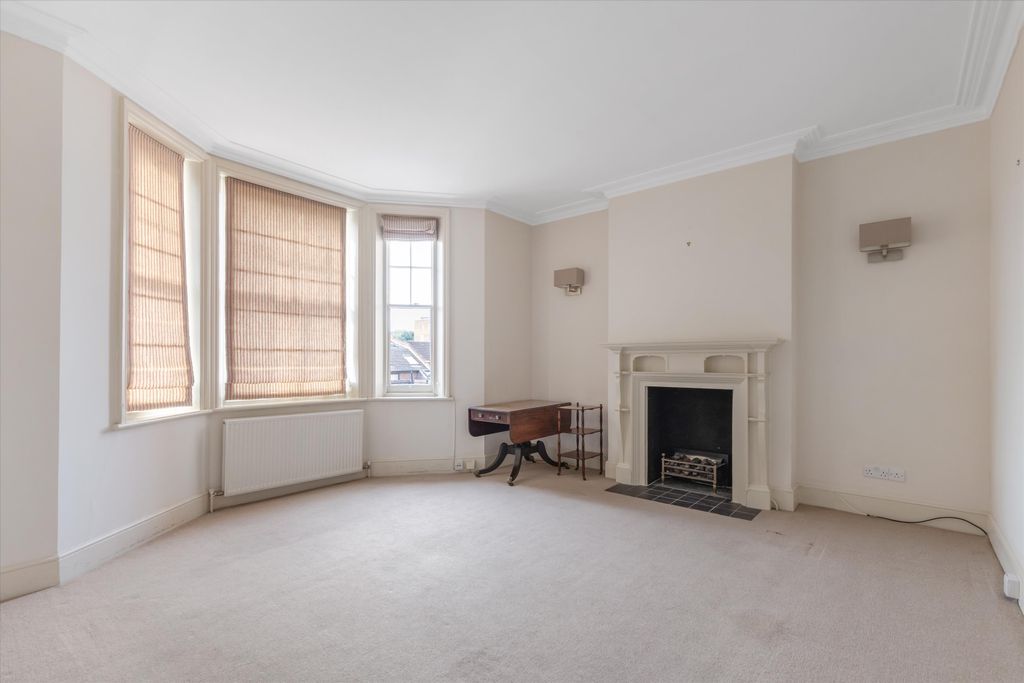 Property photo 2 of 17 Image