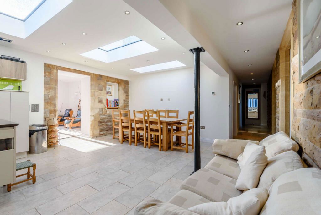 Property photo 2 of 29