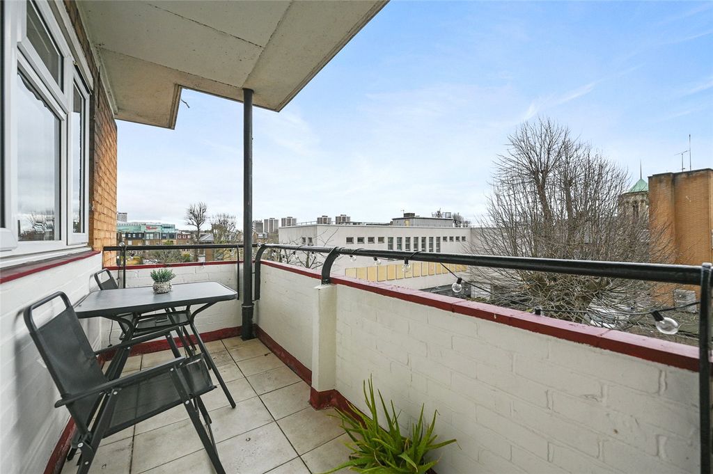 Property photo 3 of 9 Picture No. 02