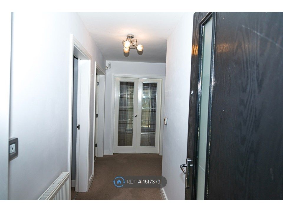 Property photo 3 of 27 Entry/Hall Way