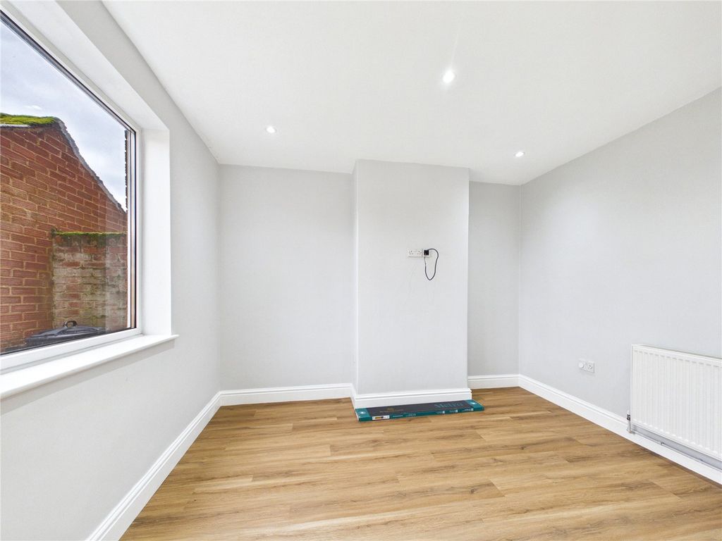 Property photo 3 of 10 Picture No. 18