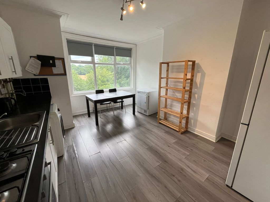 Property photo 2 of 21 Picture No. 04