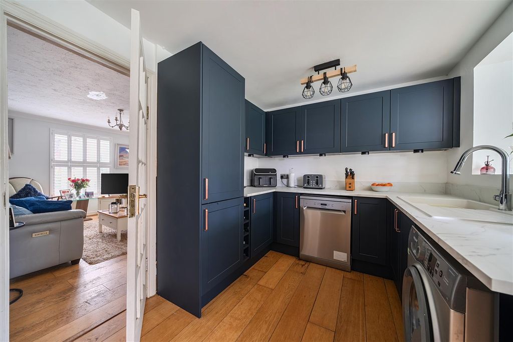 Property photo 3 of 19 1414956-5-699499A803Ed8.Jpg