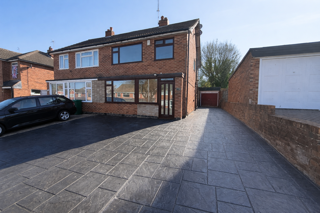 Property photo 1 of 9 Front