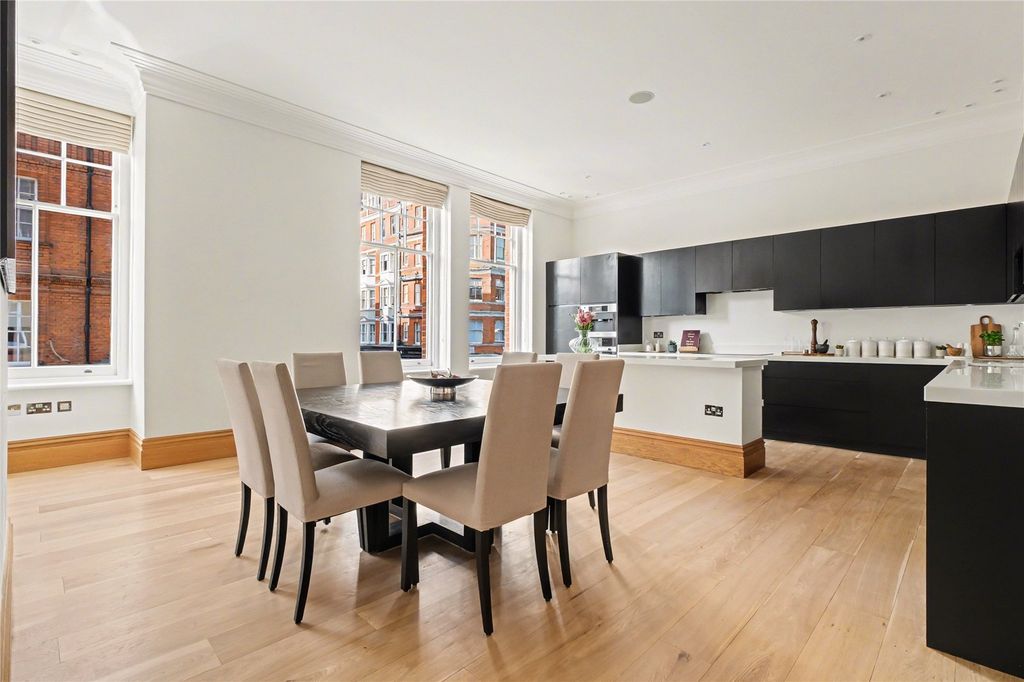 Property photo 2 of 26 Picture No. 52