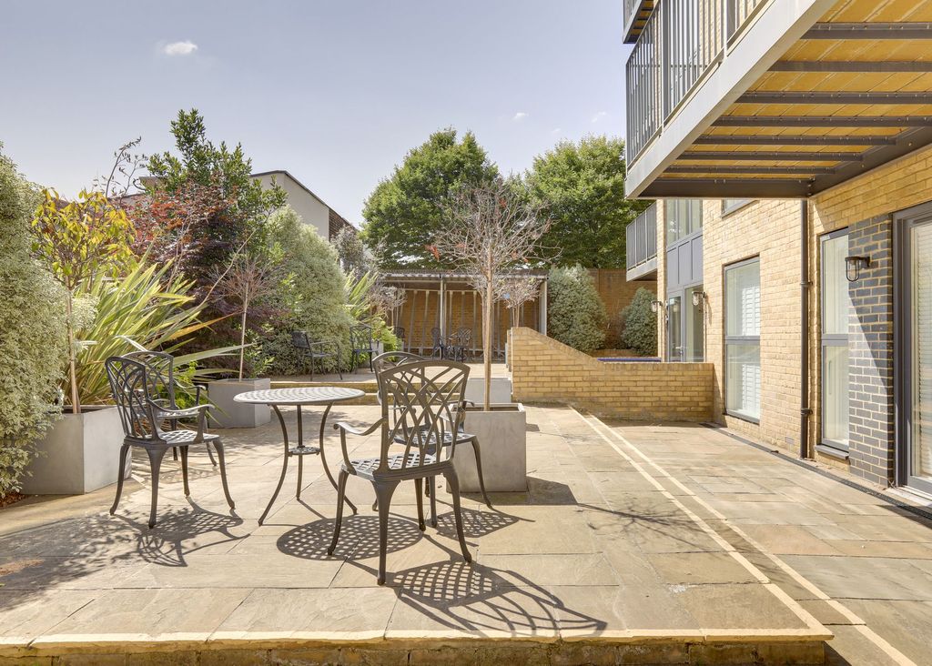 Property photo 2 of 9