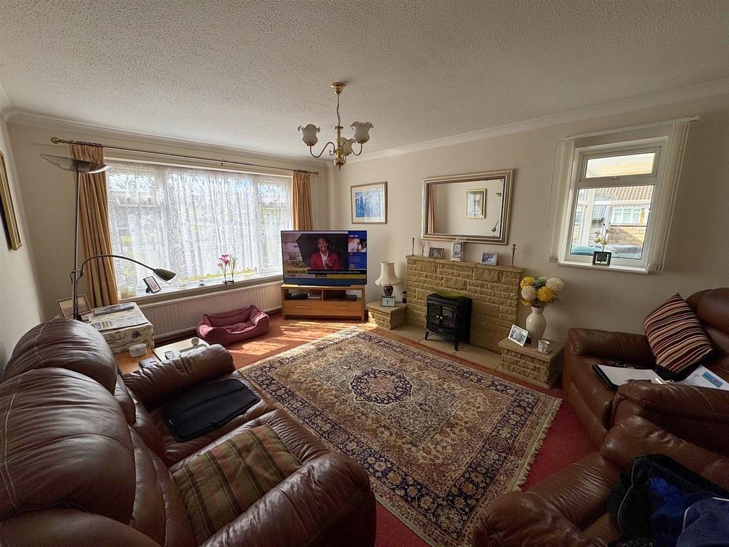 Property photo 2 of 16 Goldlliving.Jpg