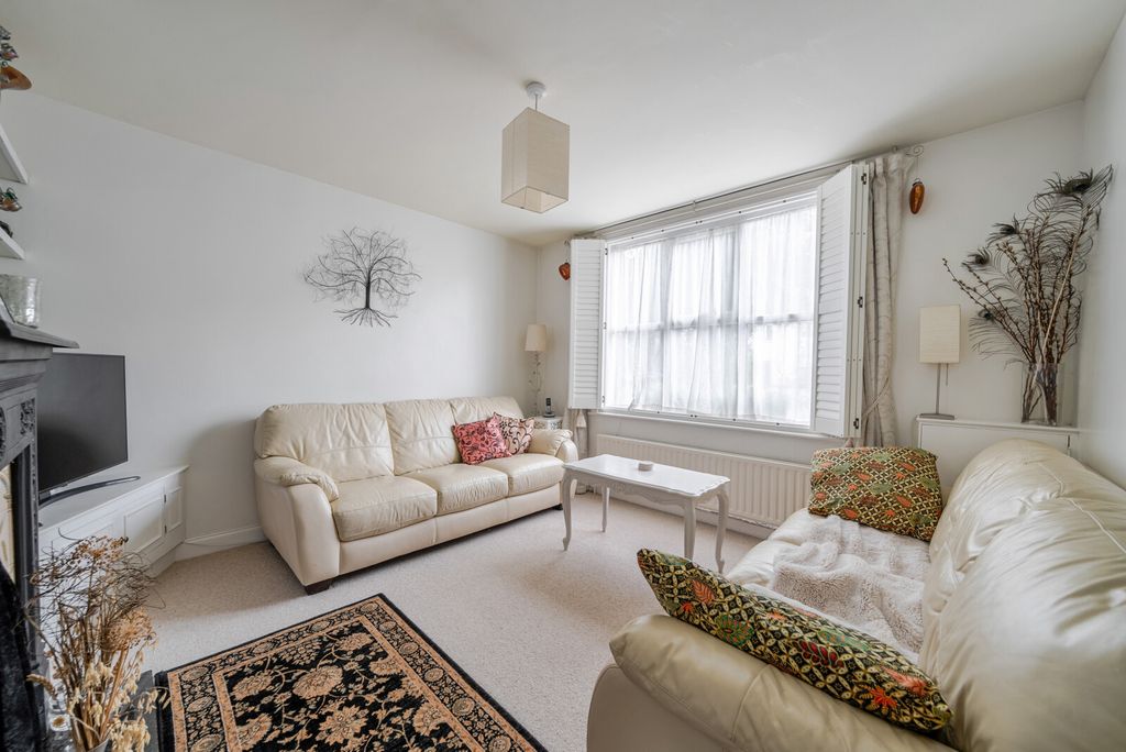 Property photo 2 of 15 Sitting Room