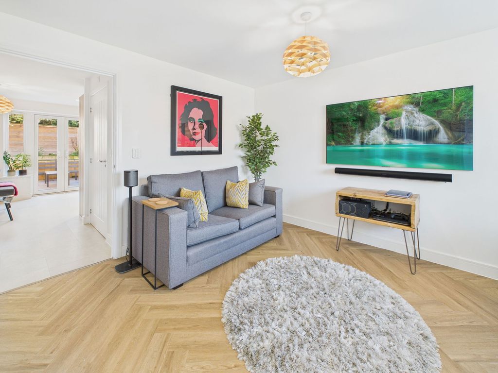 Property photo 3 of 32