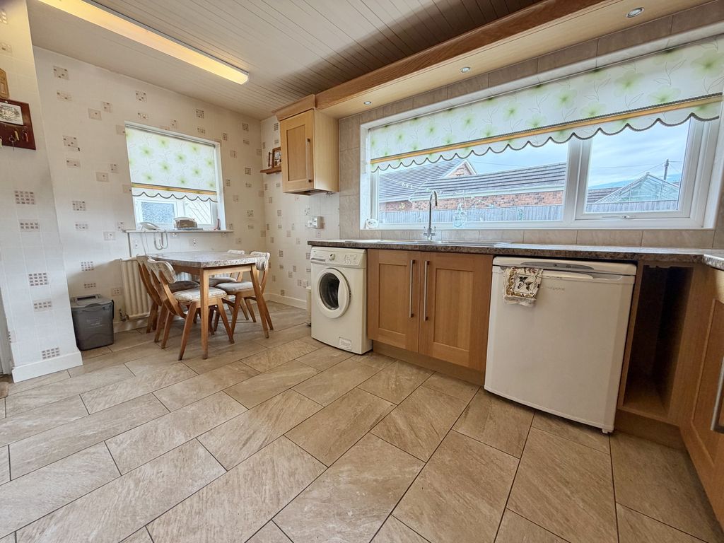 Property photo 3 of 28