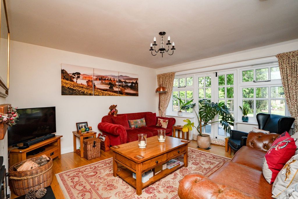 Property photo 3 of 32