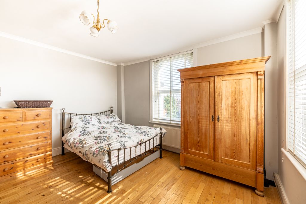 Property photo 3 of 31