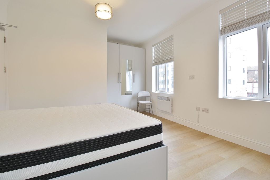 Property photo 3 of 4