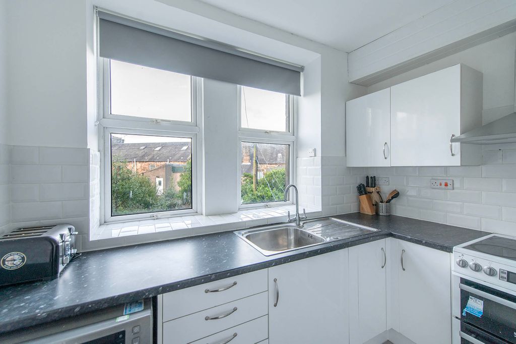 Property photo 3 of 13 09