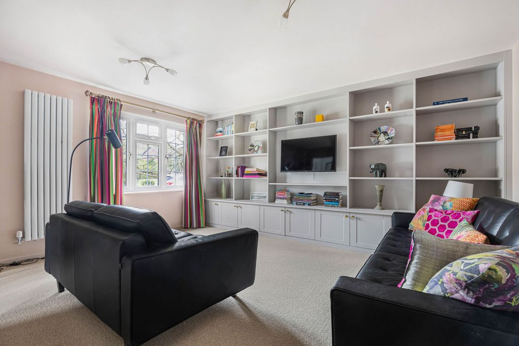 Property photo 2 of 17