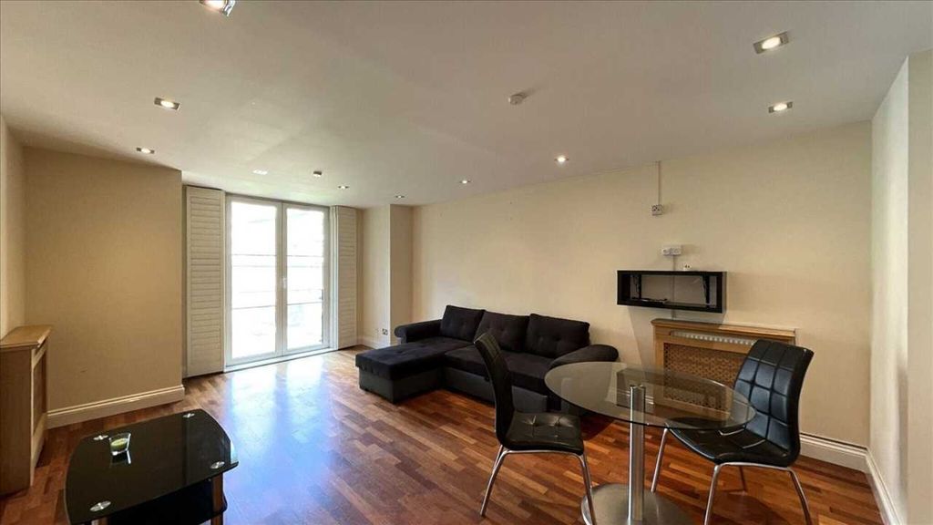 Property photo 3 of 10