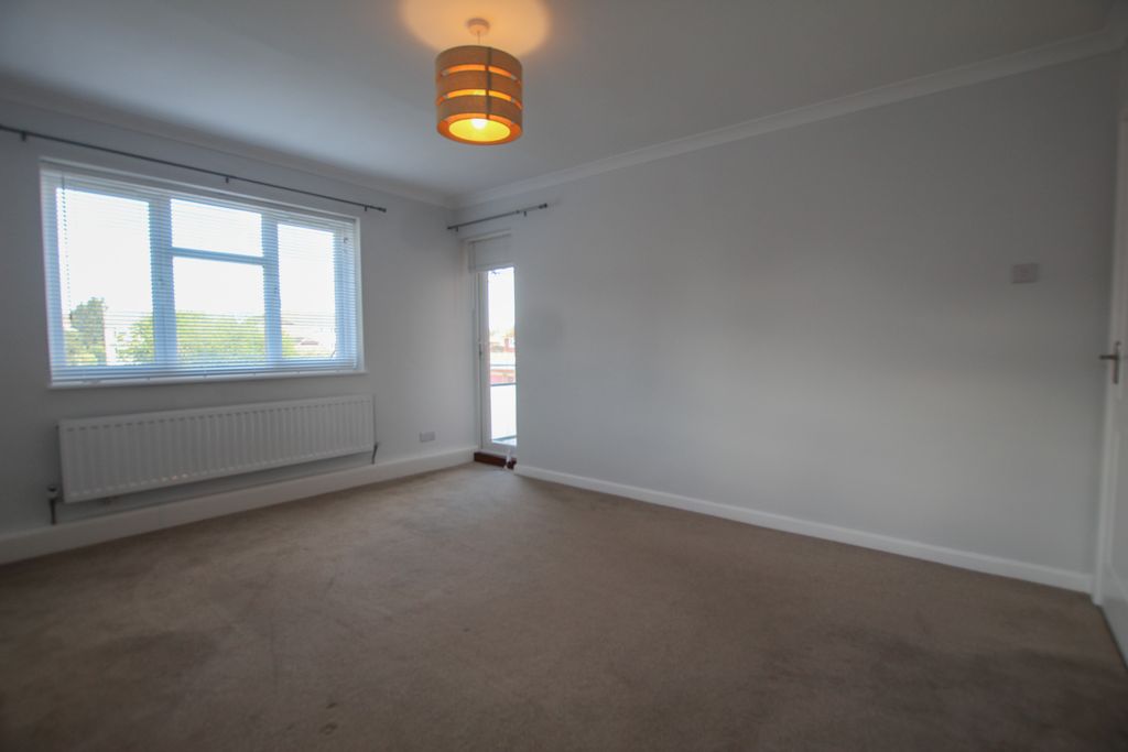 Property photo 3 of 11 Living Room